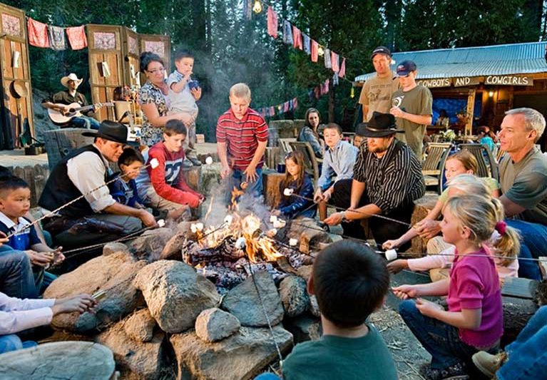 There is no better place to stay while visiting Yosemite than Tenaya Lodge and no better time than summer. Check out all of the amazing summer activities Tenaya Lodge has to offer.