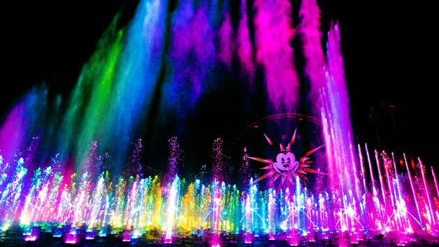 Disneyland vs California Adventure: How to Choose When You Only Have 1 Day! 5 world_of_color_celebrate